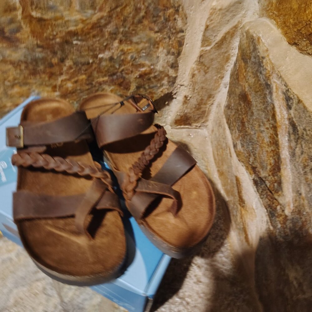 Mountain Sole Women's Brown Leather Footbed Sandals Size 8 NIB NWT - Picture 3 of 10